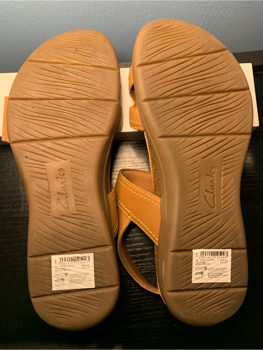 Clarks April Clover Women's Tan Leather Adjustable Sandals - Picture 5 of 6